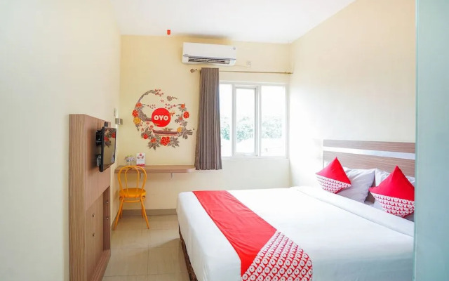 OYO 221 Pratisarawirya