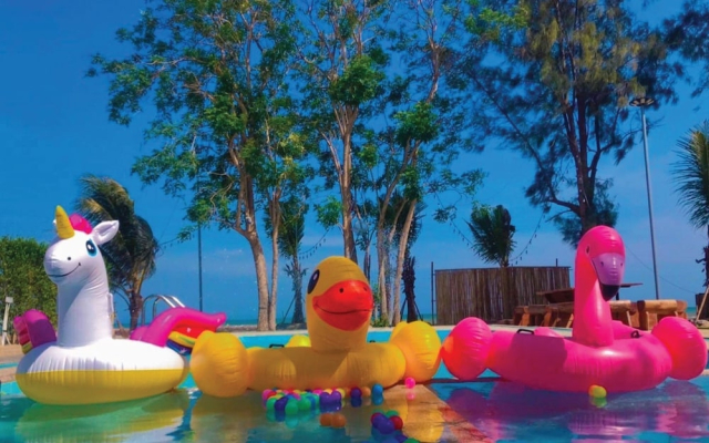 Chang Phueak Chao Samran Beach