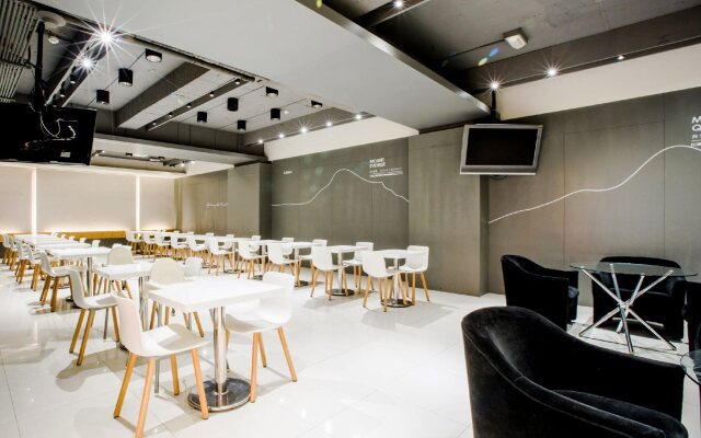 Dandy Hotel Daan Park Branch