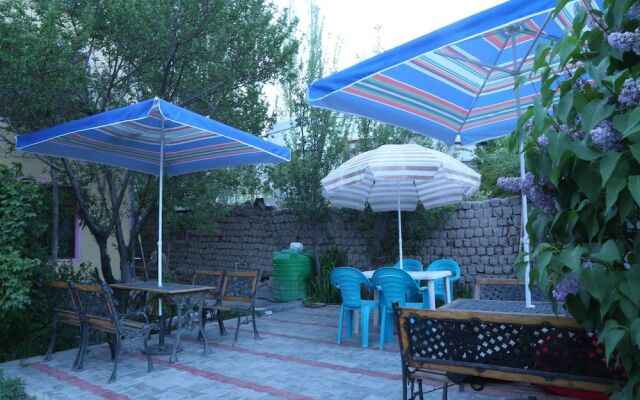OYO 14558 Magsoom Guest House