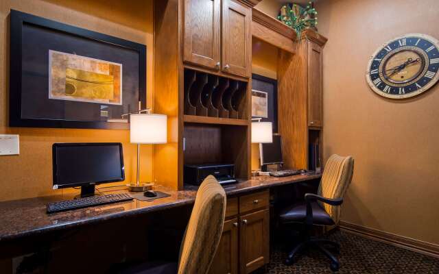 Best Western Plus Christopher Inn & Suites