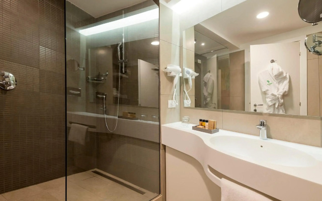 Holiday Inn Naples by IHG