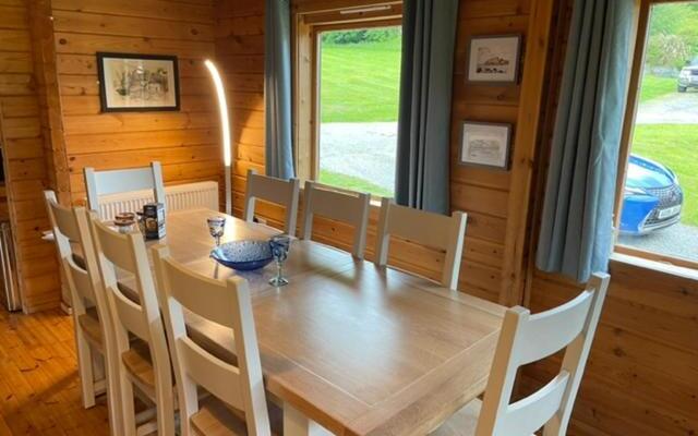 Luxury 3 bedroom, 3 bathroom lodge with hot tub