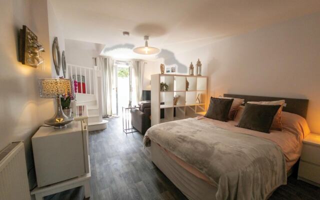 Portway Nook - 1 Bedroom Studio - Bishopston