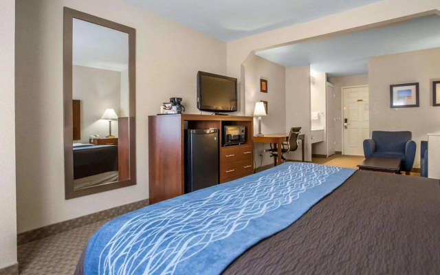 Quality Inn & Suites Dixon near I-88