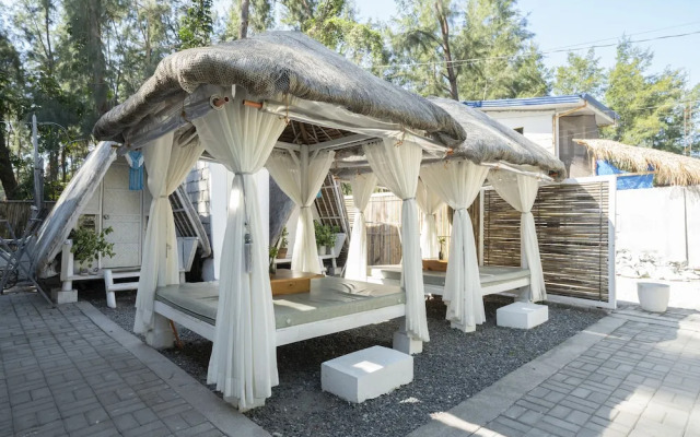 Costas De Liwa Bar & Beach Resort