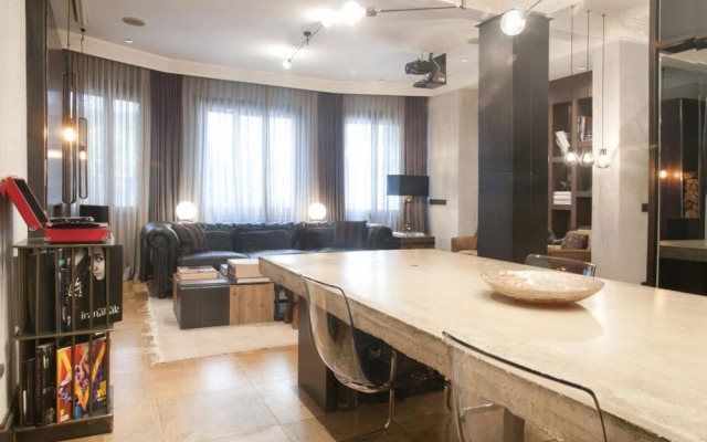 Charming Flat 450 m to City s Mall in Tesvikiye