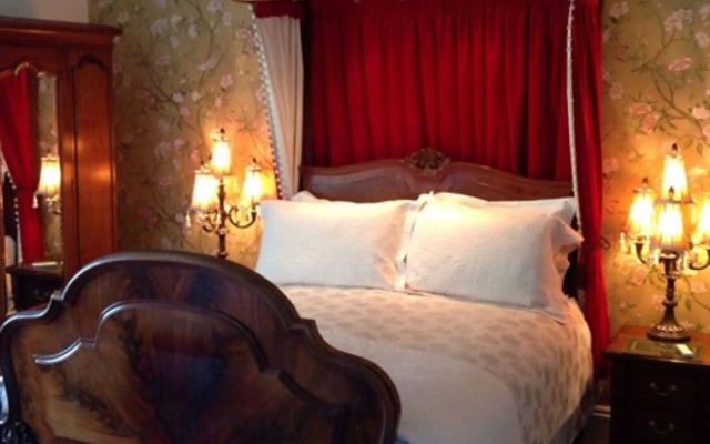 Westgate Manor