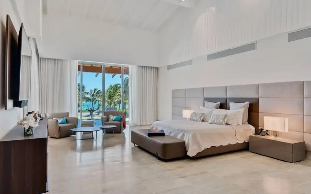 Architectural Oceanfront Masterpiece w Pool