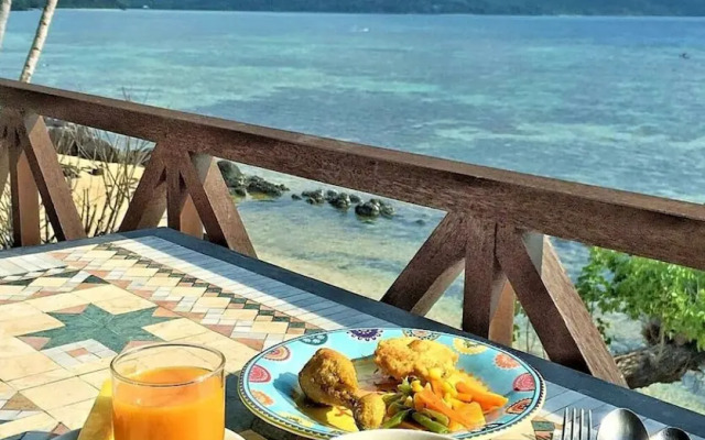 Breve Azurine Lagoon Retreat