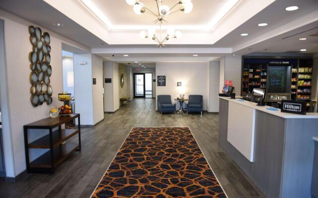 Hampton Inn & Suites Lenoir