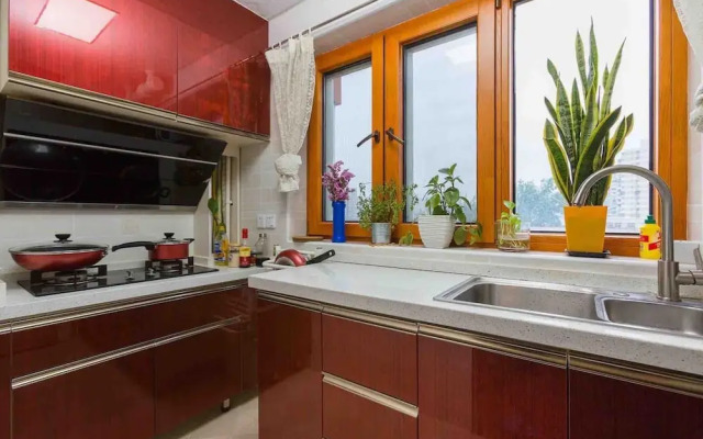 Splendiferous Apartment - Wang Jing