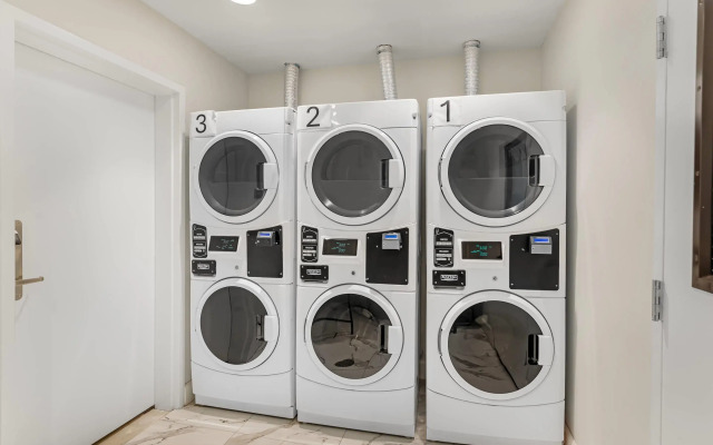 MainStay Suites Chesapeake - Greenbrier