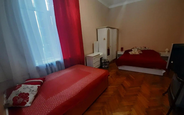 Kvartira na B Khmelnytskoho