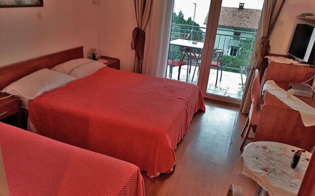 Hotel Ema