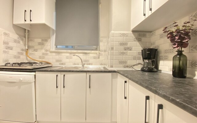 Charming Flat Near Osmanbey Metro Station