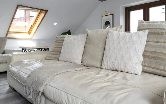 Luxury Penthouse Suite - Swansea Central - Beach
