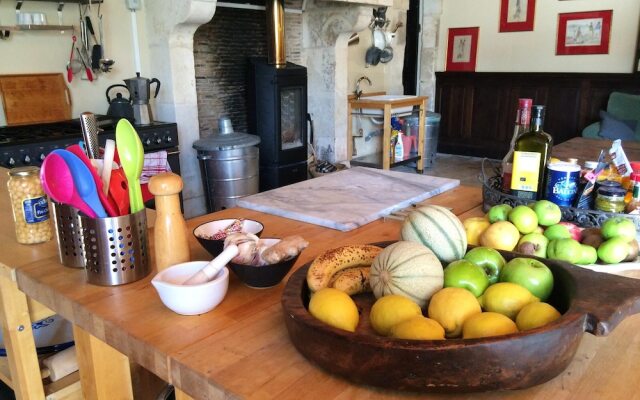 House With 6 Bedrooms in Montignac-charente, With Private Pool, Enclos