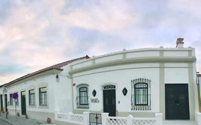 Casa do Adro da Golegã - Guest House