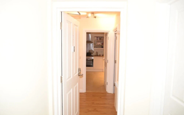 Real - Queens Serviced Apartments