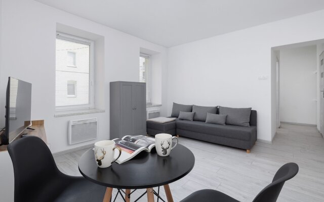 Cozy Studio Chorzow by Renters