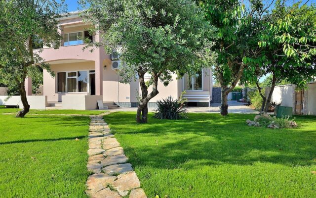 Lovely Villa in Vir With Swimming Pool