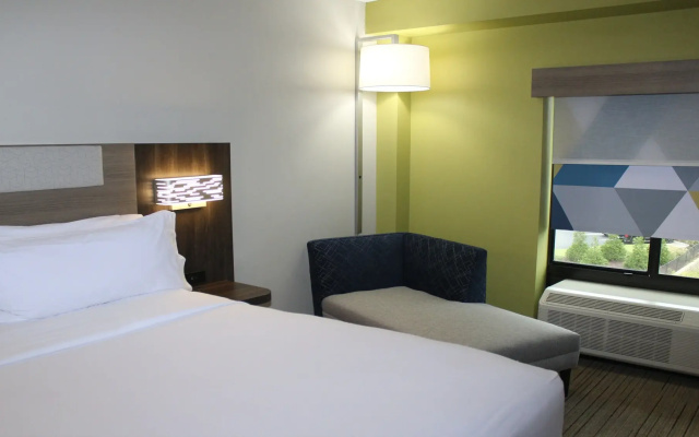 Holiday Inn Express & Suites Wilson-Downtown by IHG