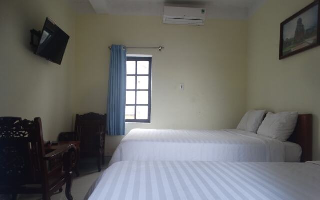 Yellow House Homestay