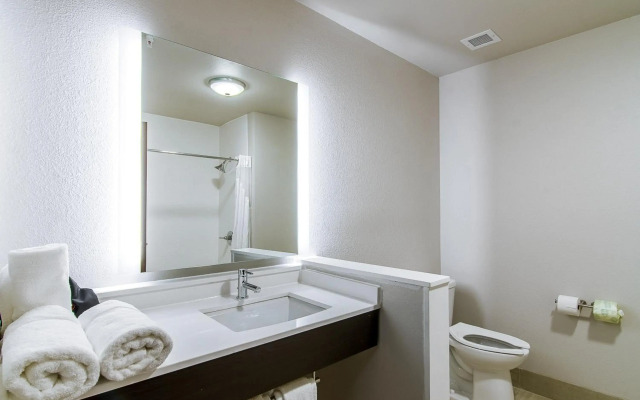 Holiday Inn Express & Suites Atchison by IHG