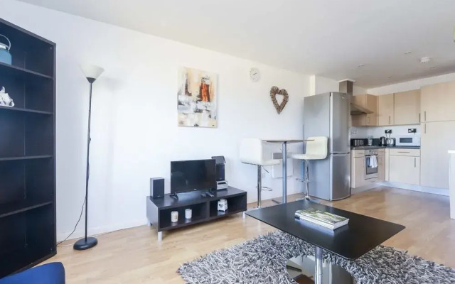 Roffey Apartment