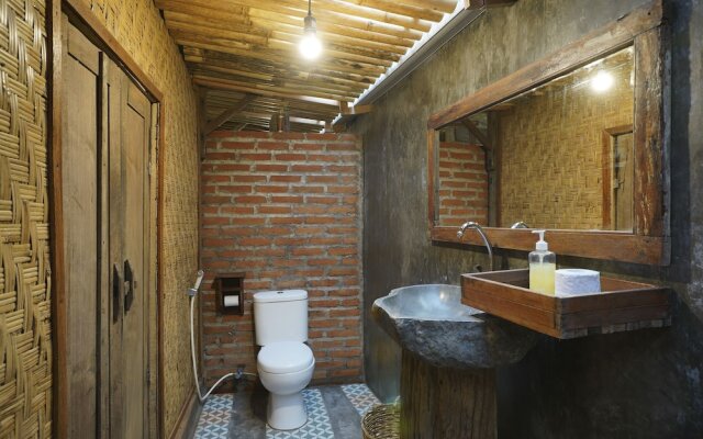 Kayu Beach Villa by OYO Rooms