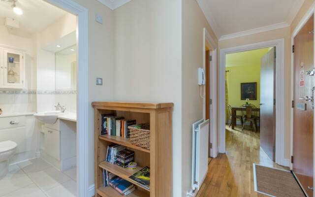 393 Old Tolbooth Wynd Apartment 3