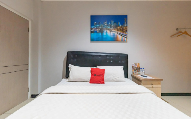 RedDoorz near Botani Square Mall – Guest Rooms – Bogor
