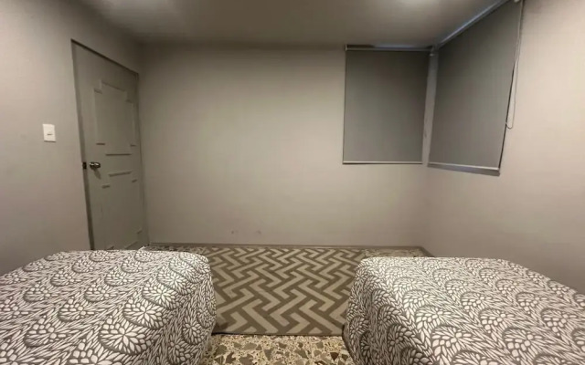 Modern Polanco Stay - Parking- Elevator- Sleeps 10