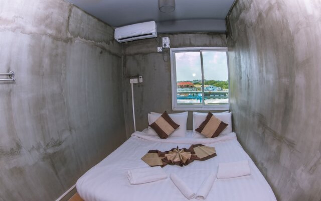 The Lodge Yangon Hostel