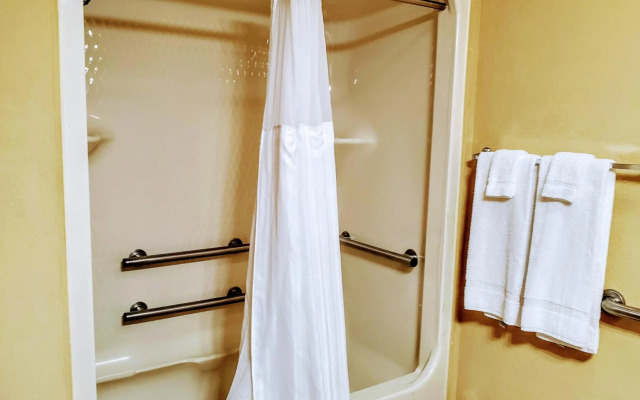 Quality Inn Brunswick Cleveland South