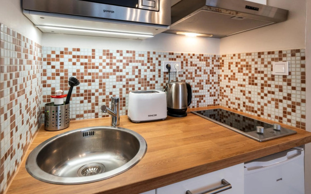 Studio Apartment - Tower Petrin