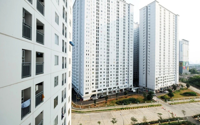 Bassura City Apartment Connect to Swimming Pool