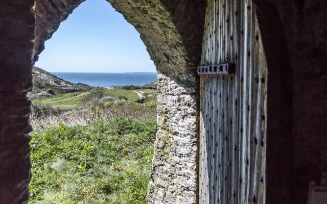 Castle House - 5 Bedroom - Manorbier