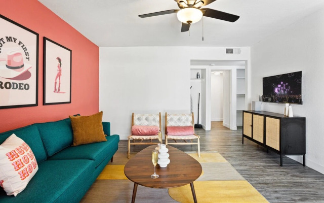 Sunrise Vista-walk to Downtown Old Town & Bars!