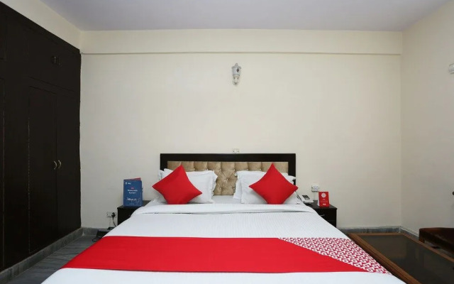 OYO 33359 Corporate Villa