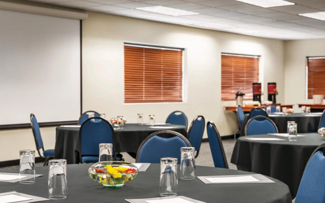 Radisson Hotel Portland Airport