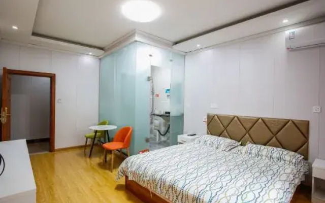 Longteng Hotel (Chengdu Shuangliu Square Branch)