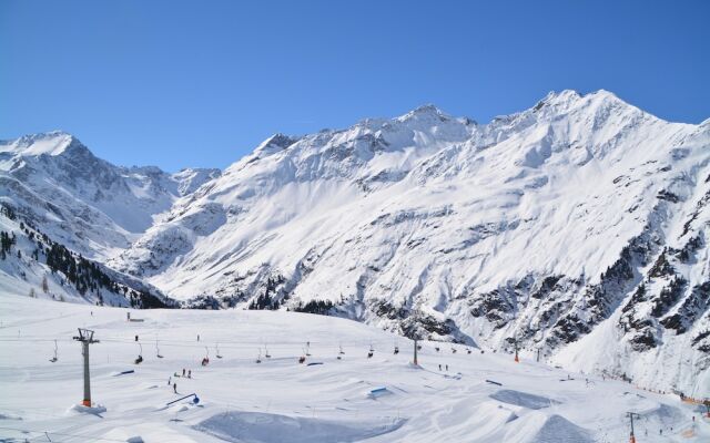 Chalet Murr by Skinetworks