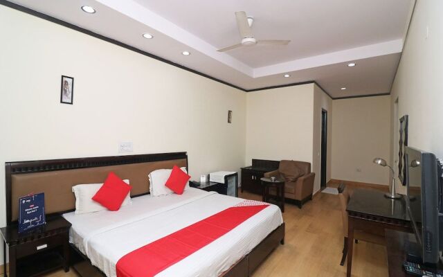 OYO 24624 Kaycee Residency