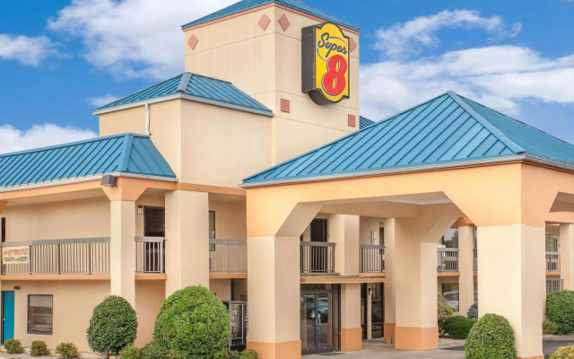 Super 8 by Wyndham Bulls Gap Greeneville Area