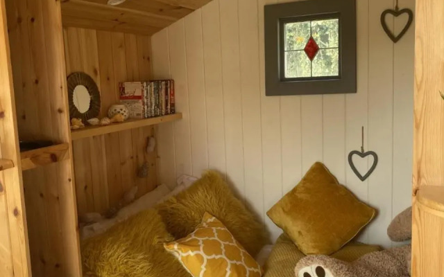 Shepherd's Hut at St Anne's - Costal Location