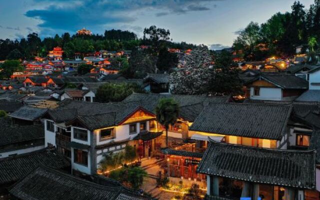 Lijiang Shishan House