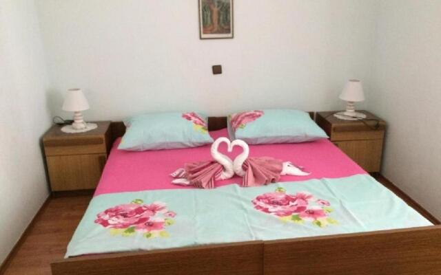 Apartment Anec - 150m from the sea