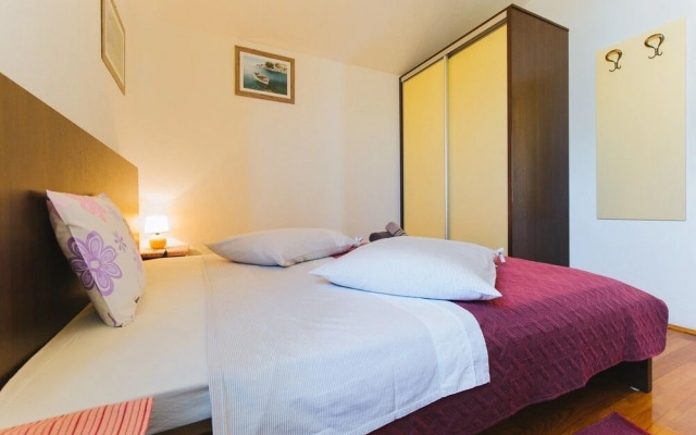 Mari - sea View Apartments - A4 Red